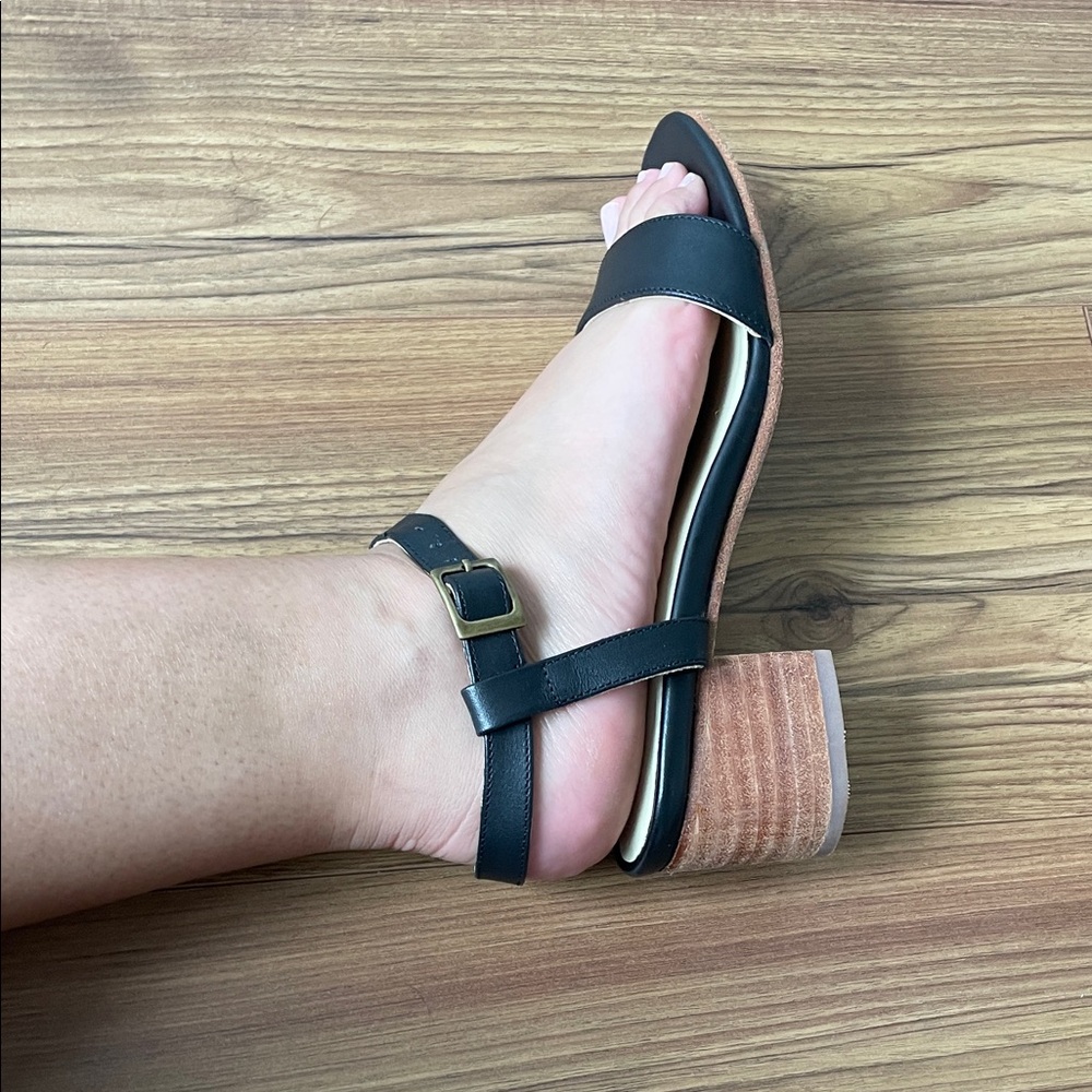 Nisolo Black Leather Block Heel Sandals - Picture 11 of 11